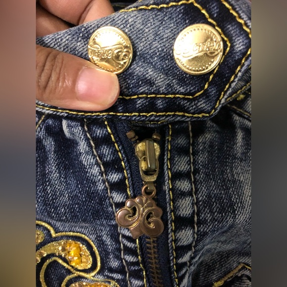 Dereon Jean Jacket - Picture 6 of 11